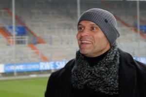Thorsten Legat fühlt sich auch 24 Jahre nach seinem letzten Spiel für den VfL im Ruhrstadion noch immer heimisch.