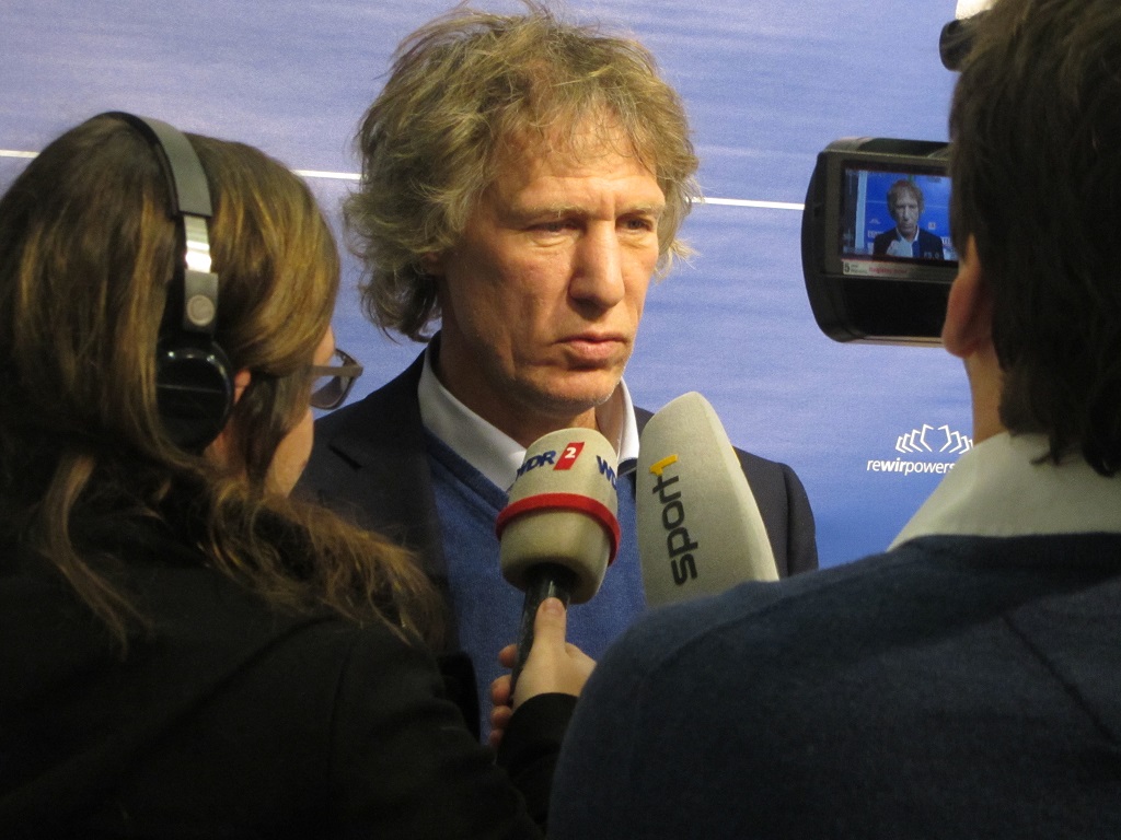 Das Medieninteresse war für Bochumer Verhältnisse riesig als Gertjan Verbeek kurz vor Weihnachten 2014 vorgestellt wurde.